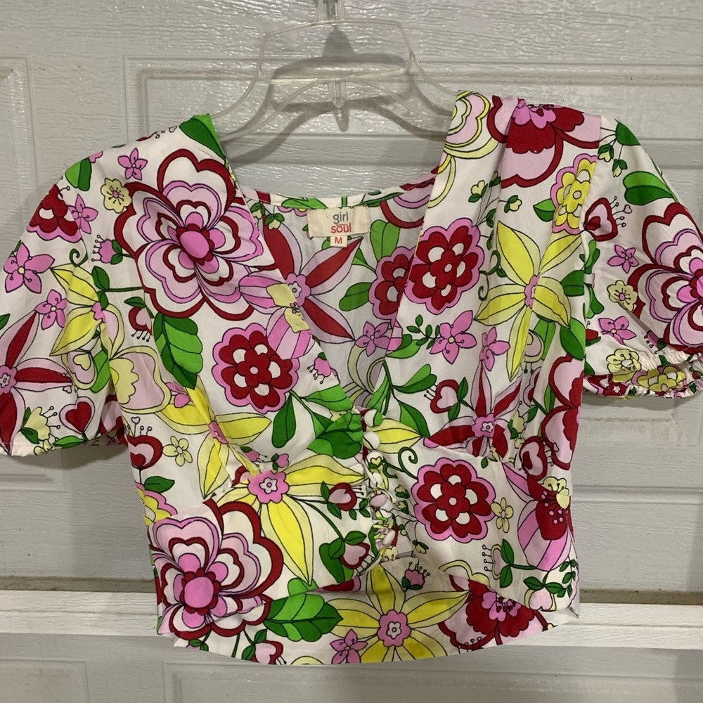 Retro flower top +!free stuff mystery